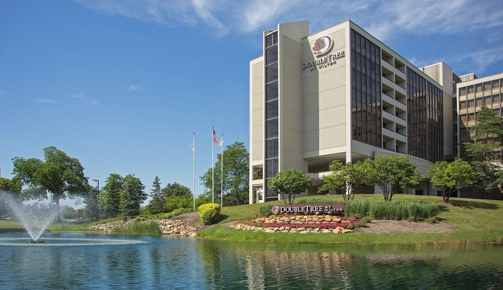 DoubleTree by Hilton Chicago Oak Brook — hotel in Oak Brook