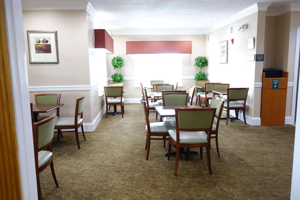 Country Inn & Suites by Radisson Biloxi Ocean Springs MS - photo 13