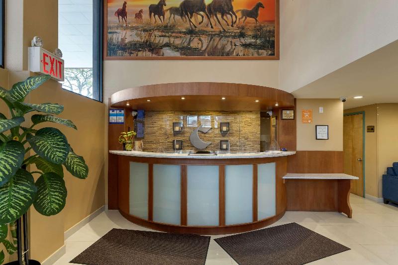 Comfort Inn Brooklyn - photo 8