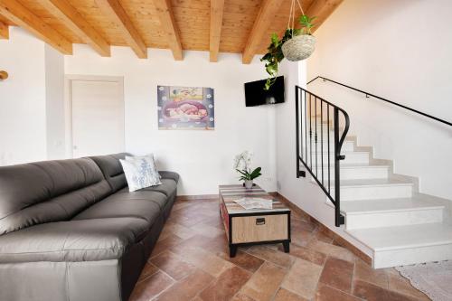 Casale la Coccinella Lavanda — 4-Star Luxury Hotel in Caprino Veronese, Italy