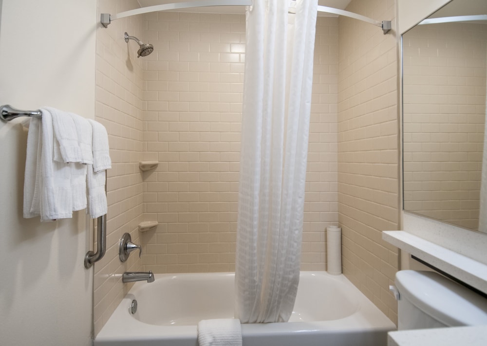 Candlewood Suites Baton Rouge College Drive by IHG - photo 16