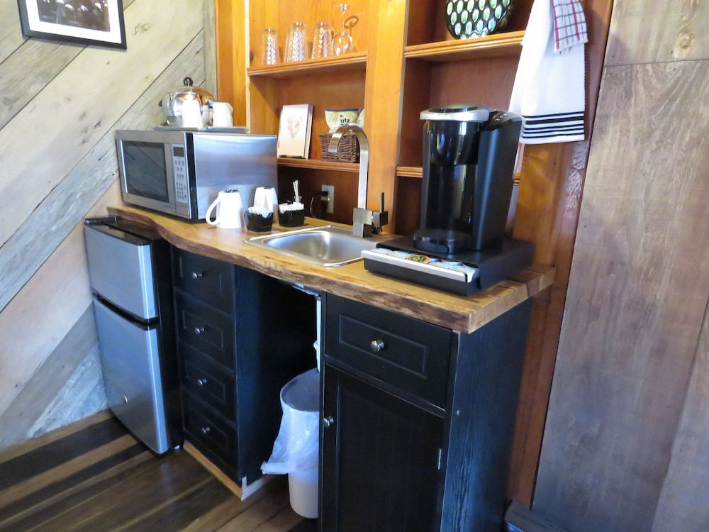 Tall Pines Inn - photo 104