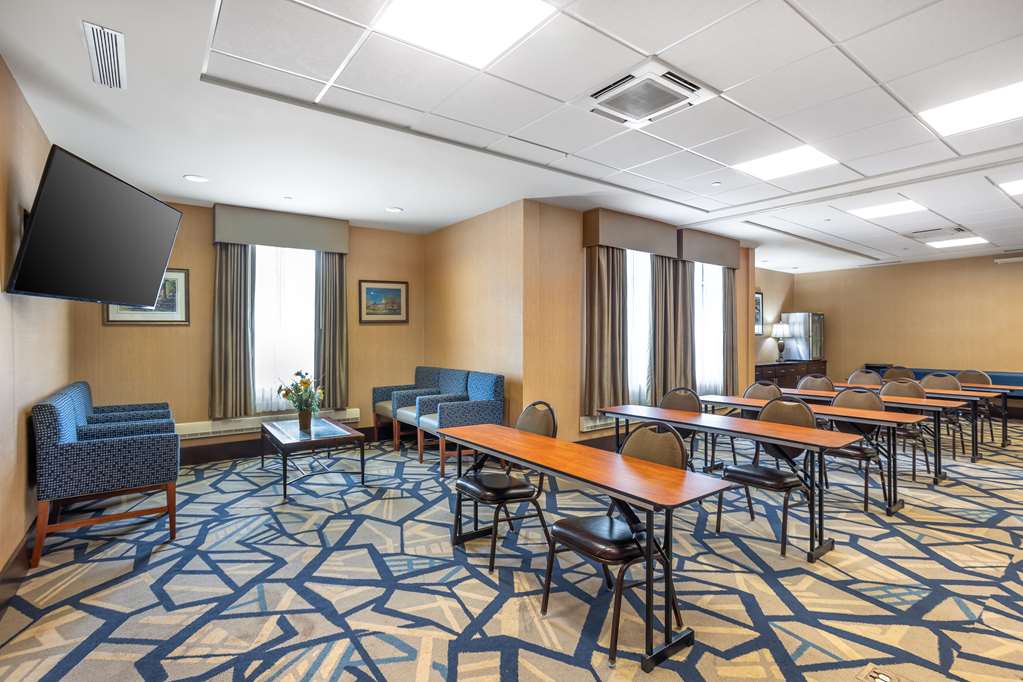 Best Western Plus University Park Inn & Suites - photo 9