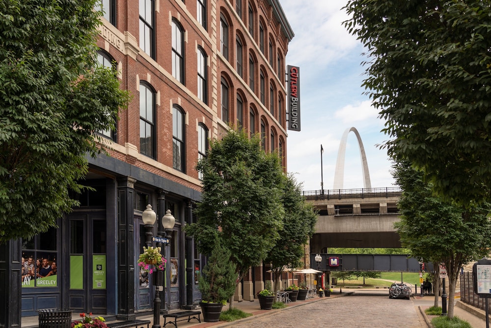 Four Seasons Hotel St Louis - photo 43