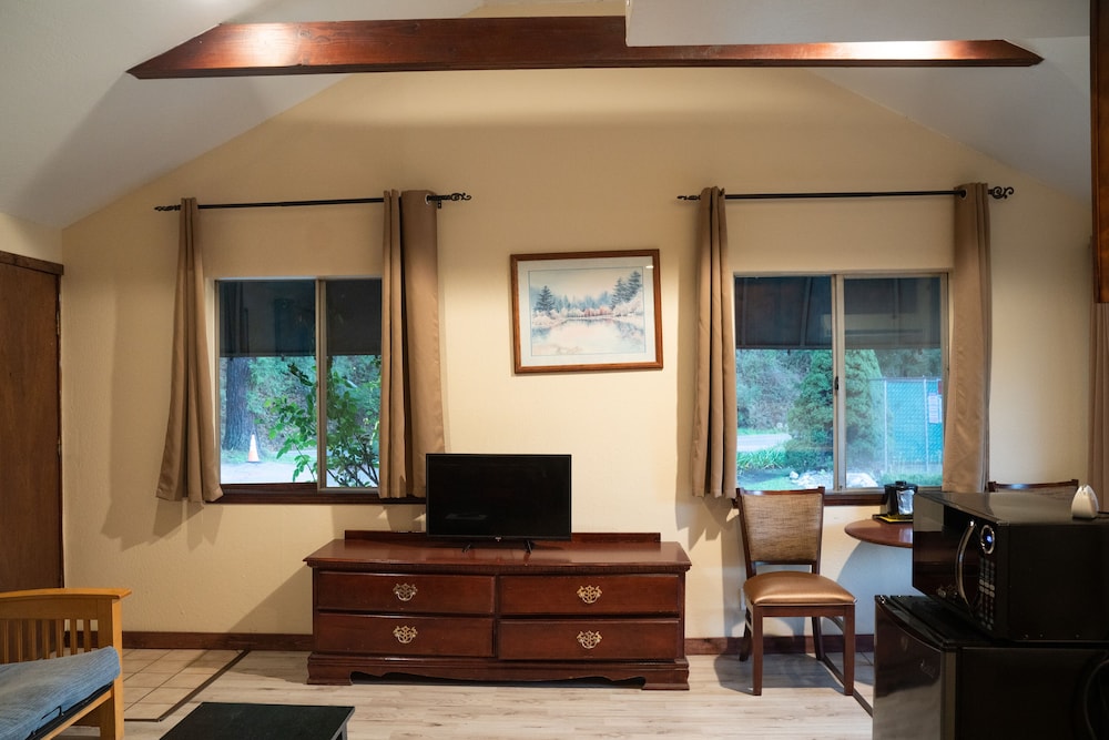 Dean Creek Resort - photo 18