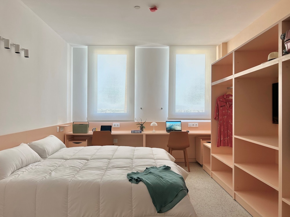 Loop Home Tower Burjassot Hotel — Valencia