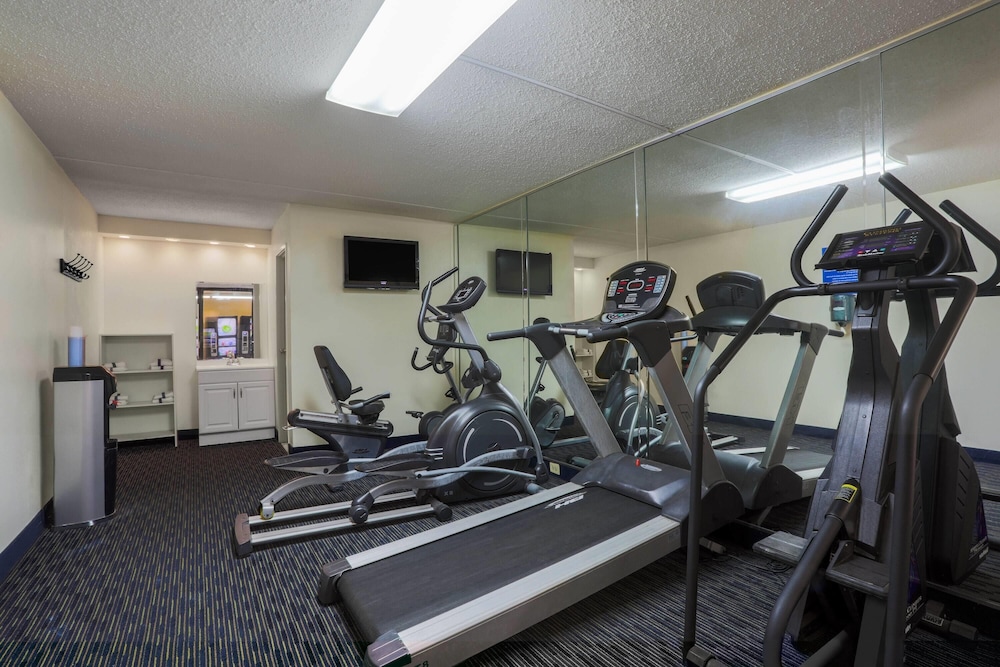 Days Inn by Wyndham Newark Wilmington - photo 14