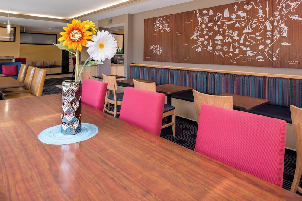 TownePlace Suites by Marriott Huntington - photo 24