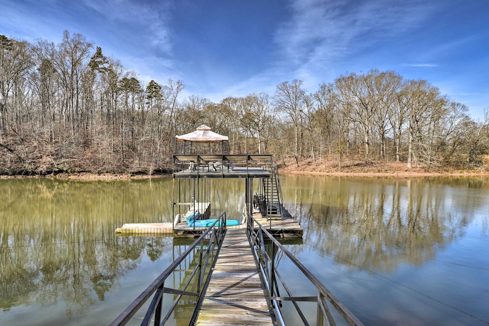 Large Lavonia Home with Party Dock on Lake Hartwell — 4-Star Luxury Hotel in Lavonia, United States