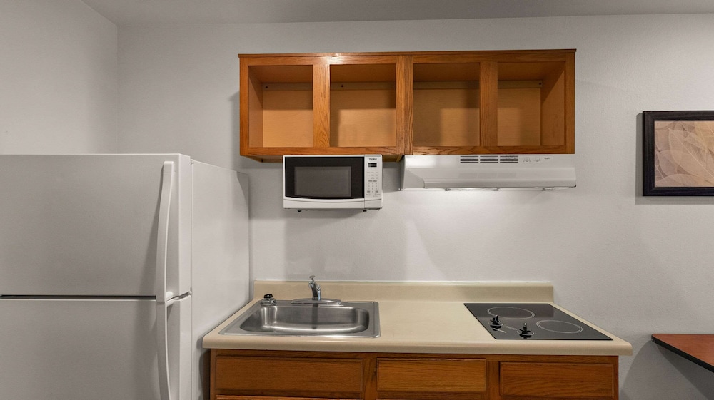 WoodSpring Suites Evansville East - photo 15