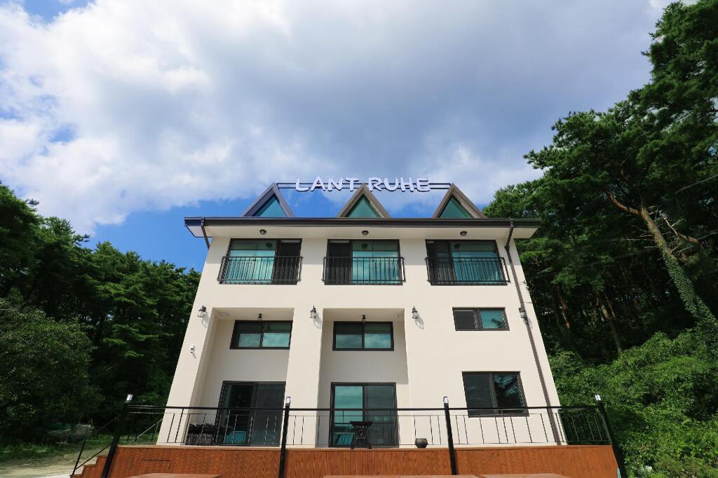 Gangneung Lantruhue Pool Villa — 4-Star Luxury Hotel in Gangneung, South Korea