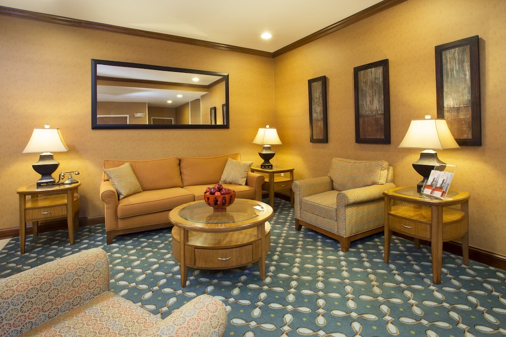 Holiday Inn Express Hotel & Suites Culpeper by IHG - photo 22