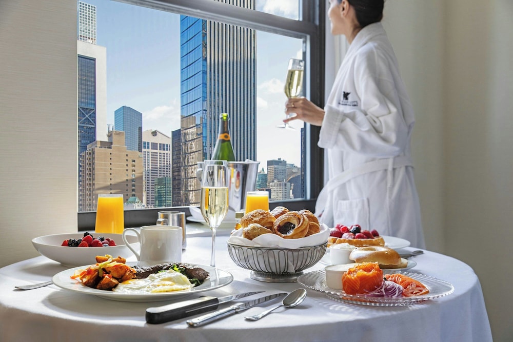 JW Marriott Essex House New York - photo 72