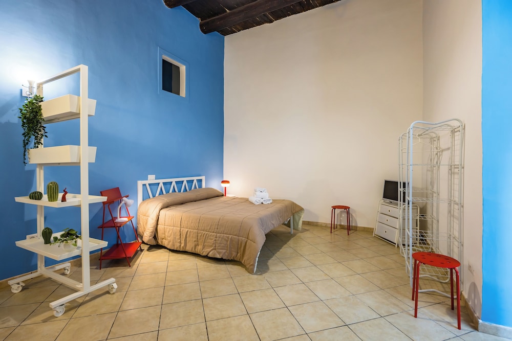 Quartieri Spagnoli Experiences at Taverna Penta — 4-Star Luxury Hotel in Naples, Italy