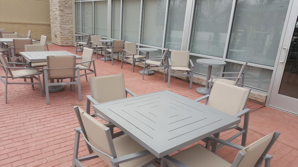 Holiday Inn Express & Suites Toledo West by IHG - photo 34