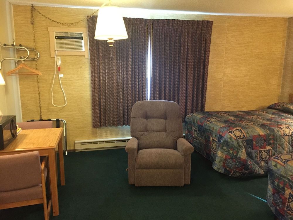Burr Oak Motel - photo 13