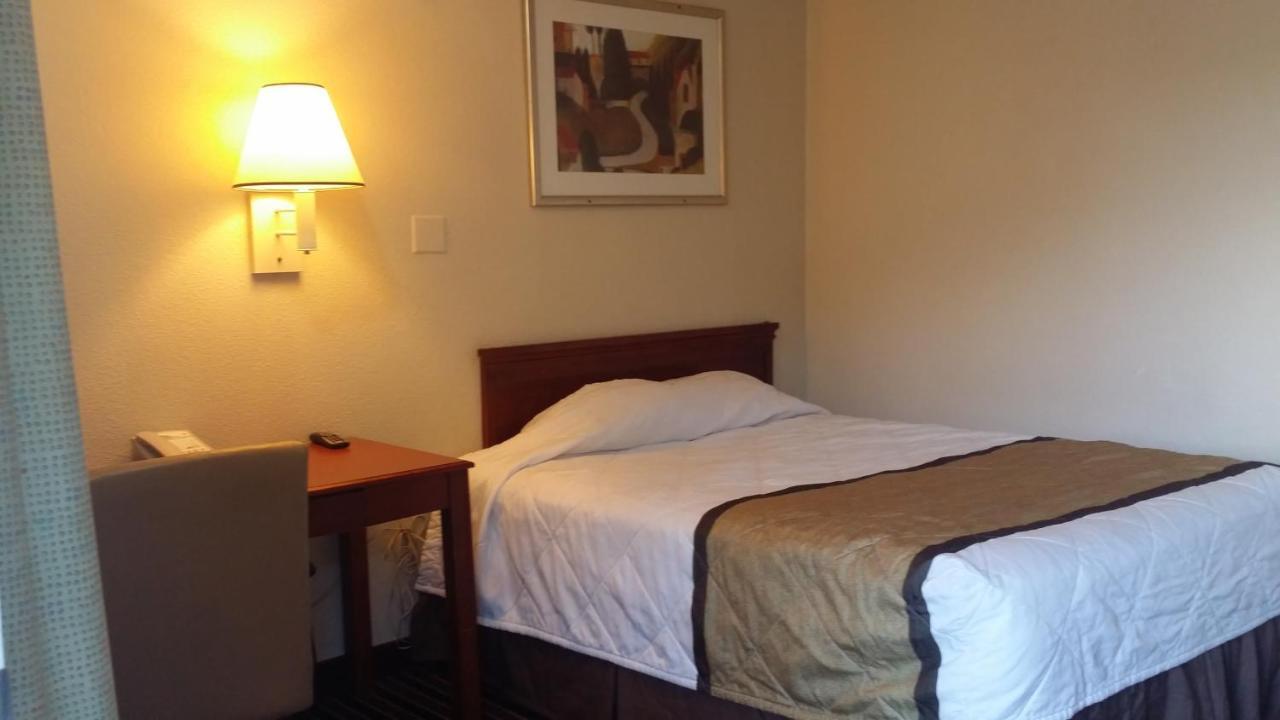 Carpet Inn - carbon neutral hotel in Opelika