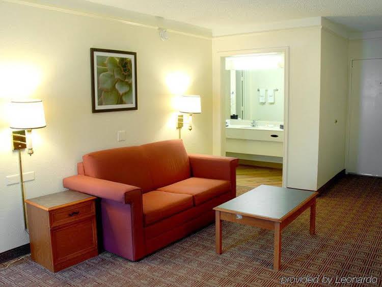 La Quinta Inn Houston Med. Ctr Reliant Ctr. Area - photo 9