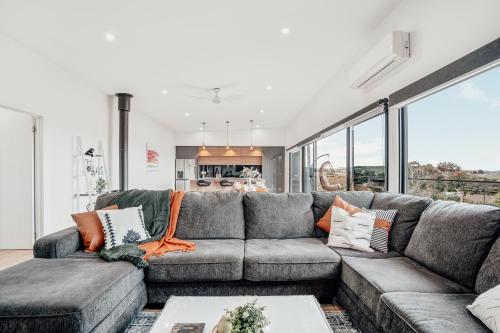 Hobart Luxury Family Home with Spa & Fire Pit Sleeps 8 — 4-Star Luxury Hotel in Sorell, Australia
