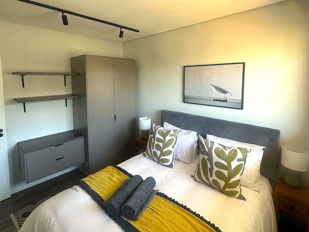 Modern 2BR Wavescapes Near Muizenberg Beach