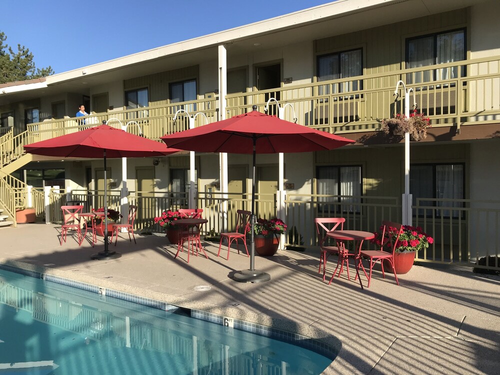 Airport Inn Boise - photo 45