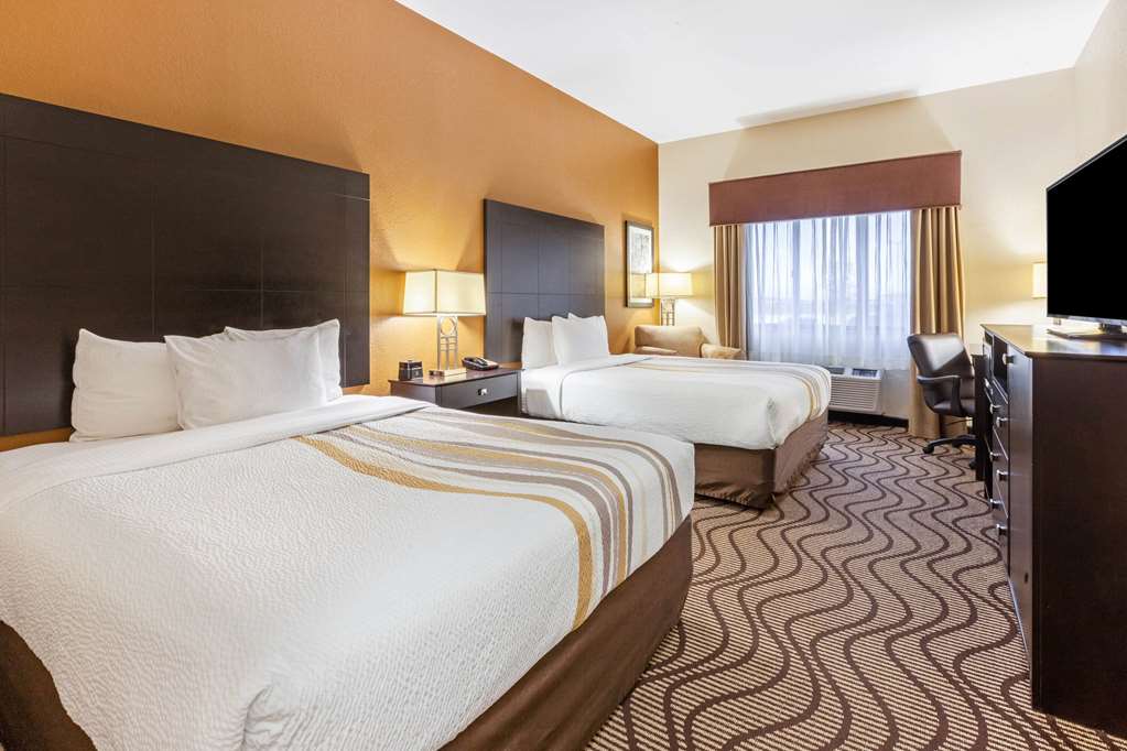 La Quinta Inn & Suites by Wyndham South Bend - photo 22