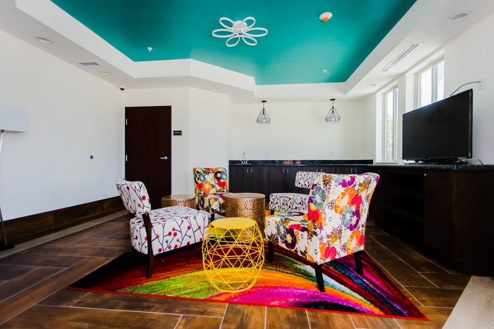 Palacio Royale Inn Boutique Katy - photo 5