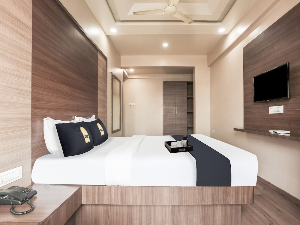 9644 Hotel Mahadev Residency in Mumbai, India