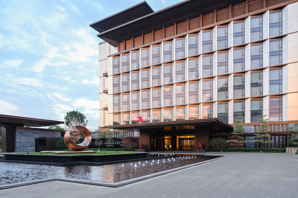 Guangzhou Marriott Hotel Baiyun - carbon neutral hotel in Guangzhou