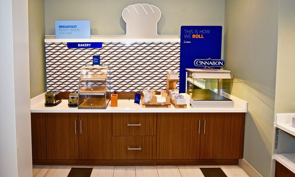 Holiday Inn Express & Suites Perryville by IHG - photo 33