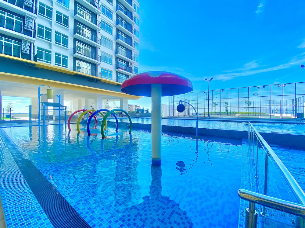 Royal Majestic Homestay @ NOVO 8 Residence Melaka. — 5-Star Luxury Hotel in Malacca, Malaysia