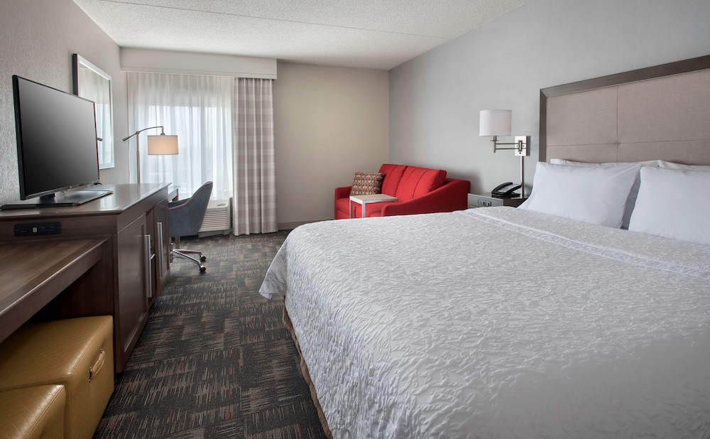 Hampton Inn Boston Logan Airport - photo 6