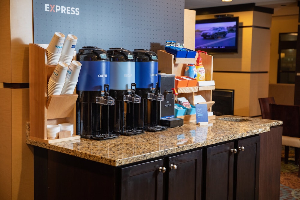 Holiday Inn Express Bloomington West by IHG - photo 21