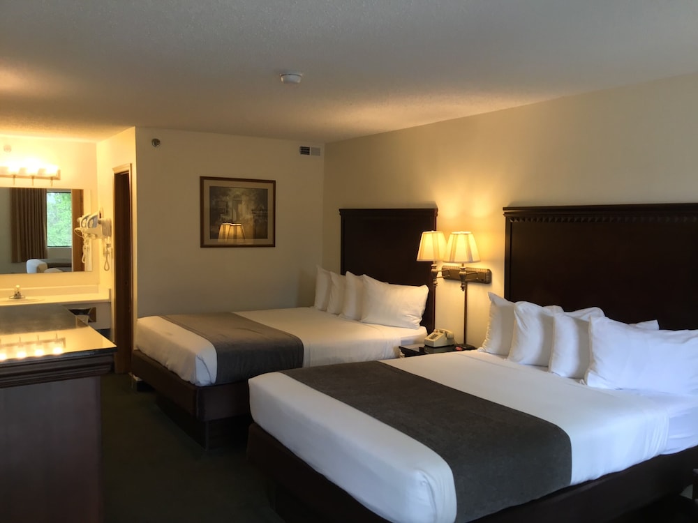 Brookwood Inn - photo 12