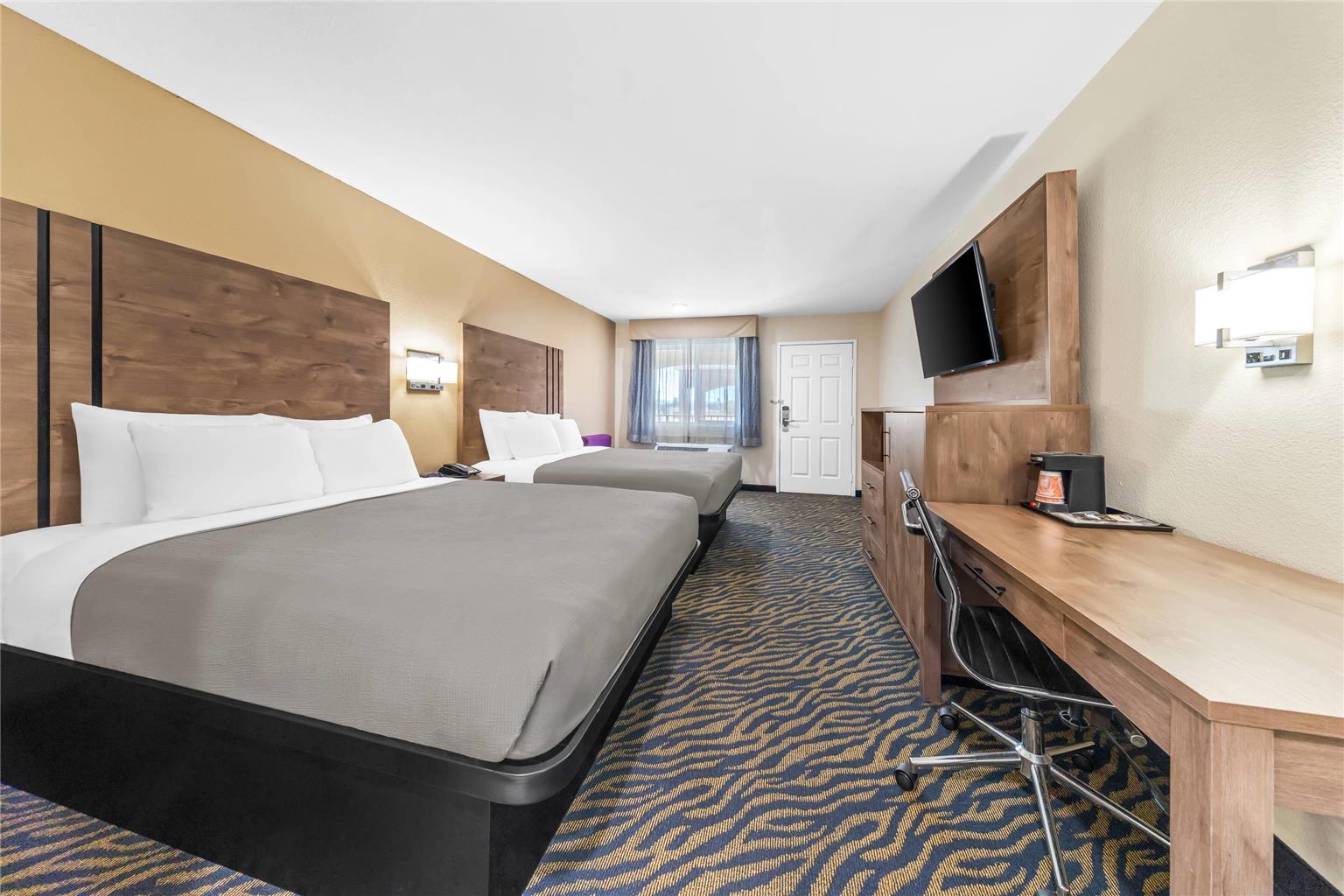 Quality Inn & Suites - photo 22