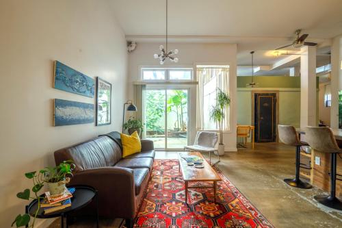Downtown Lynchburg Vault Loft 1 500 sq. ft. Va — 4-Star Luxury Hotel in Lynchburg, United States