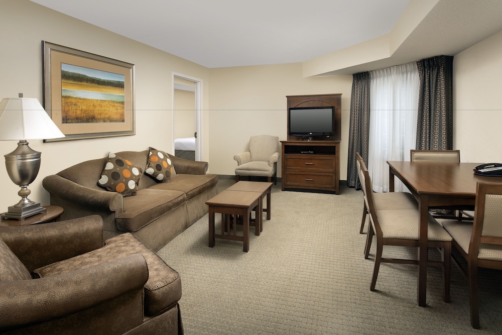 Staybridge Suites North Brunswick an IHG Hotel - photo 2