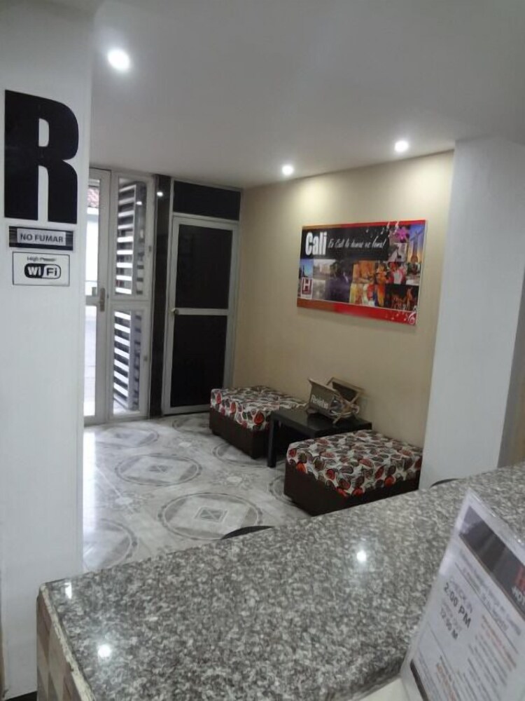 Hotel H21 — Cali — photo 3