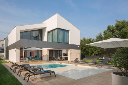 Villa Atria — 4-Star Luxury Hotel in Liznjan, Croatia