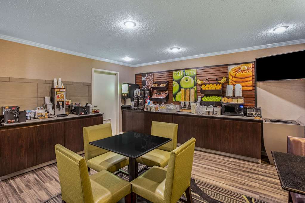 La Quinta Inn & Suites by Wyndham N Little Rock McCain Mall - photo 41