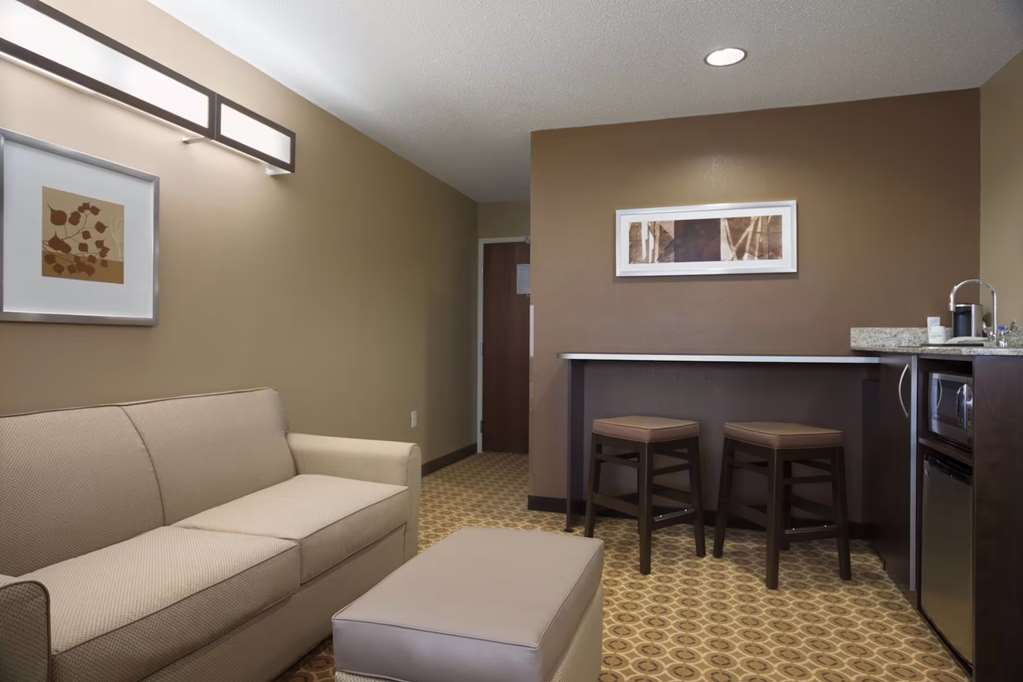 Sonesta Essential Fairmont - photo 11