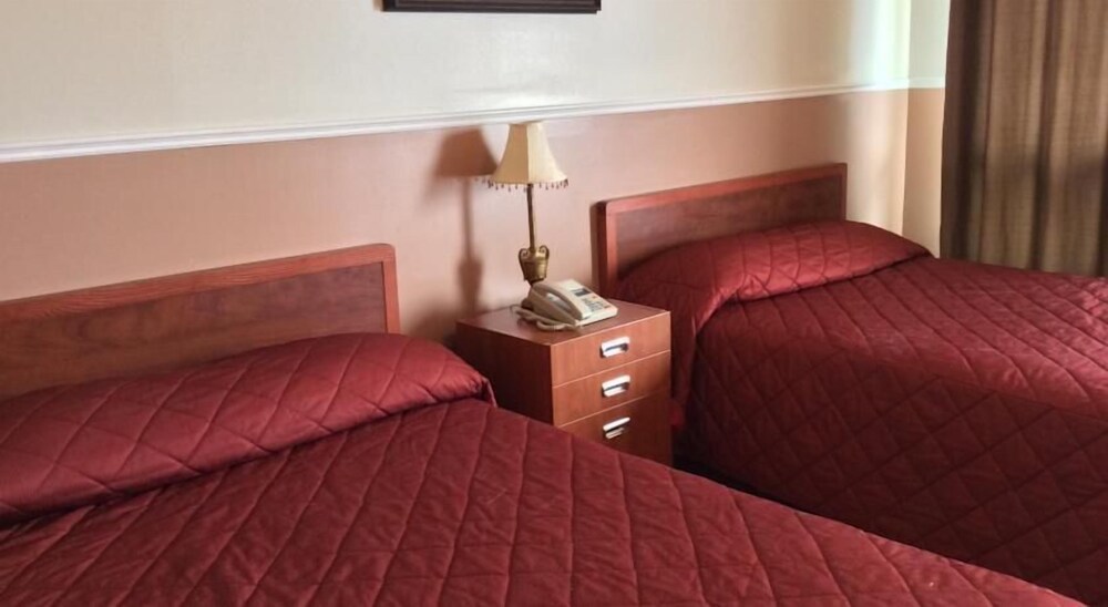 Auberge Du Lac Beauchamp in Gatineau, Canada