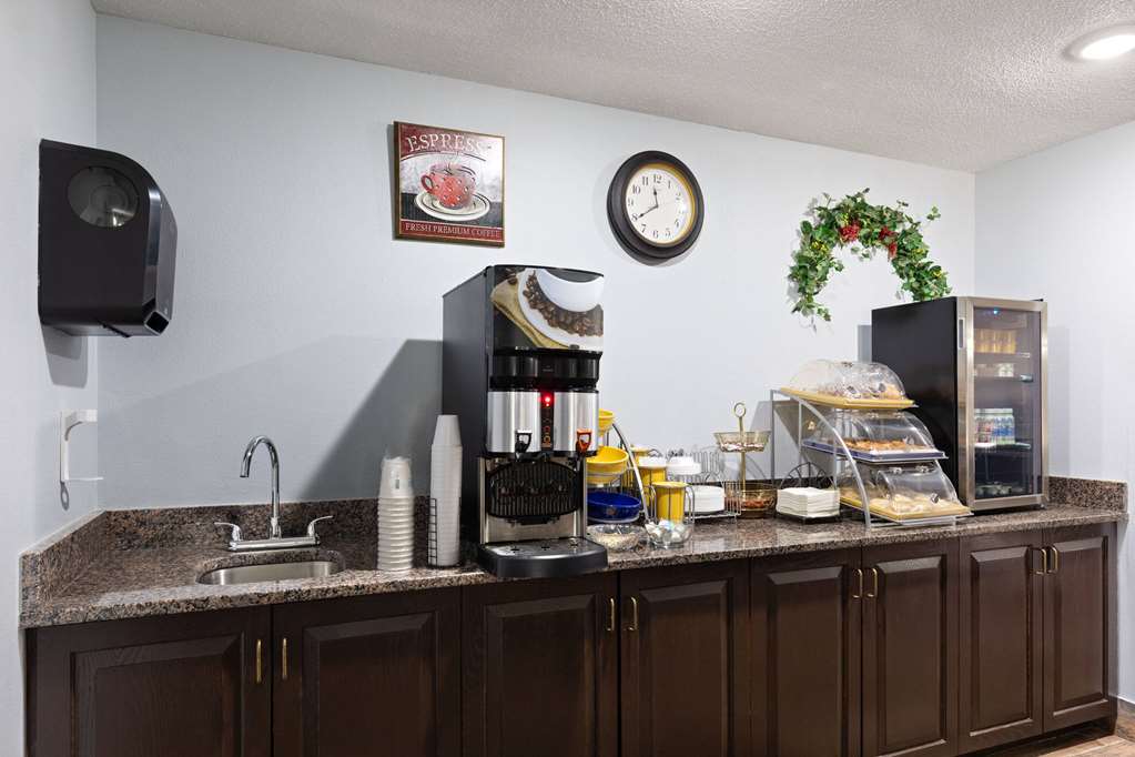 Baymont by Wyndham Creedmoor — hotel in Creedmoor