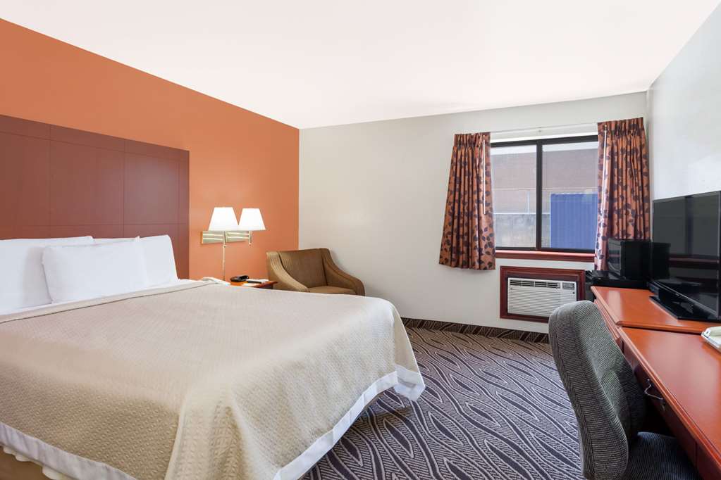 Days Inn by Wyndham Dyersburg - photo 7