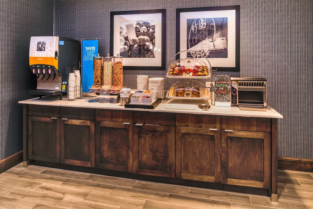 Hampton Inn Paragould - photo 30