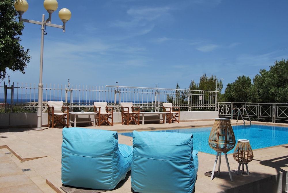 Chrysiida Luxury Suites — 4-Star Luxury Hotel in Chania, Greece