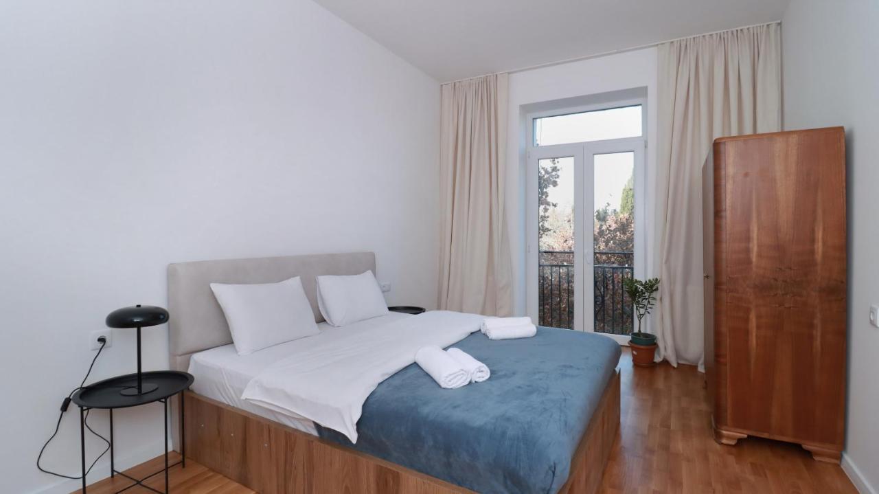 Stylish & Authentic 2BR Retreat in Central Tbilisi Wehost