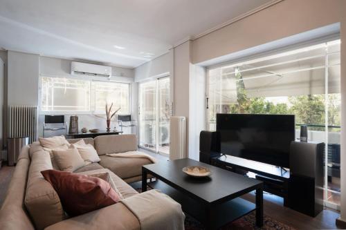 Luxe Bliss 2BR Glyfada — 4-Star Luxury Hotel in Athens, Greece
