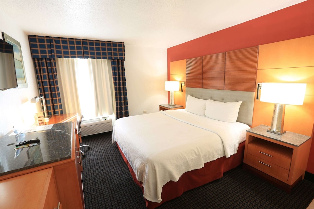 Days Inn by Wyndham Calumet Park - photo 12