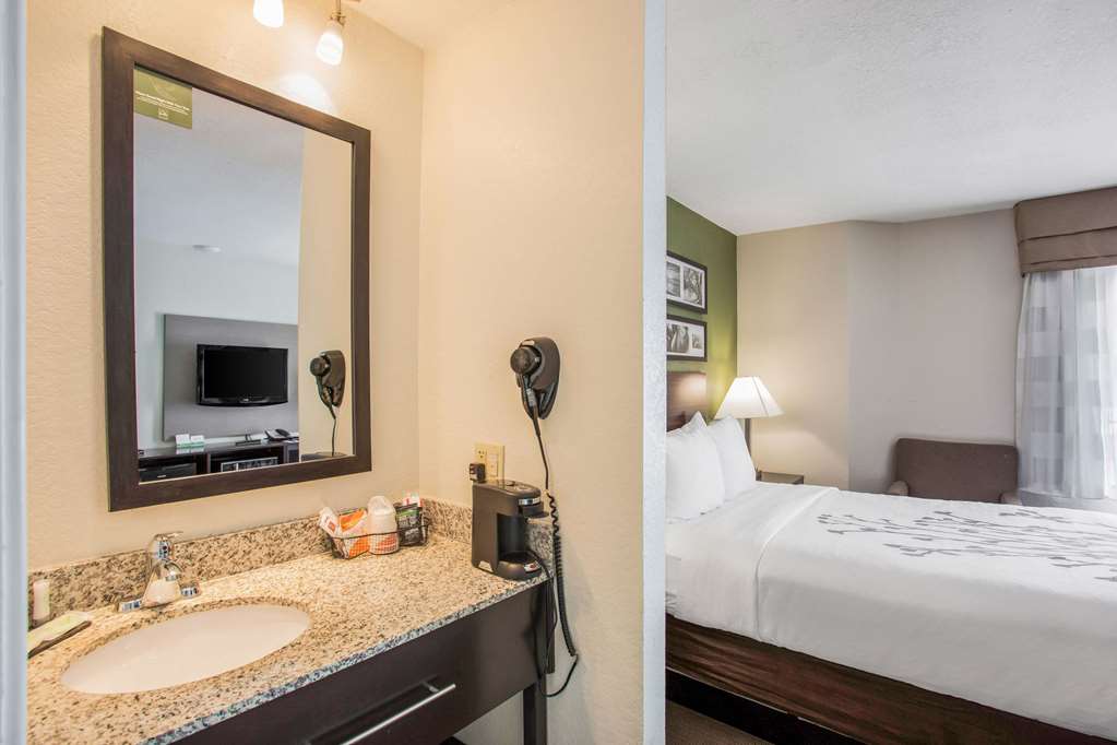 Quality Inn Kansas City International Airport - photo 19